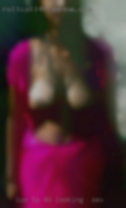 -- Luv to SUCK COCK like 40 looking for sex a Good Little.